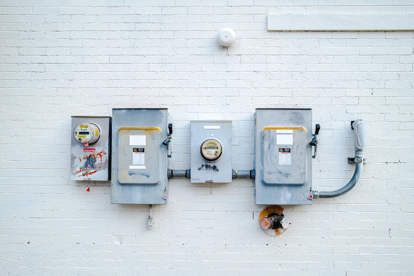 Technician responding to a network fault