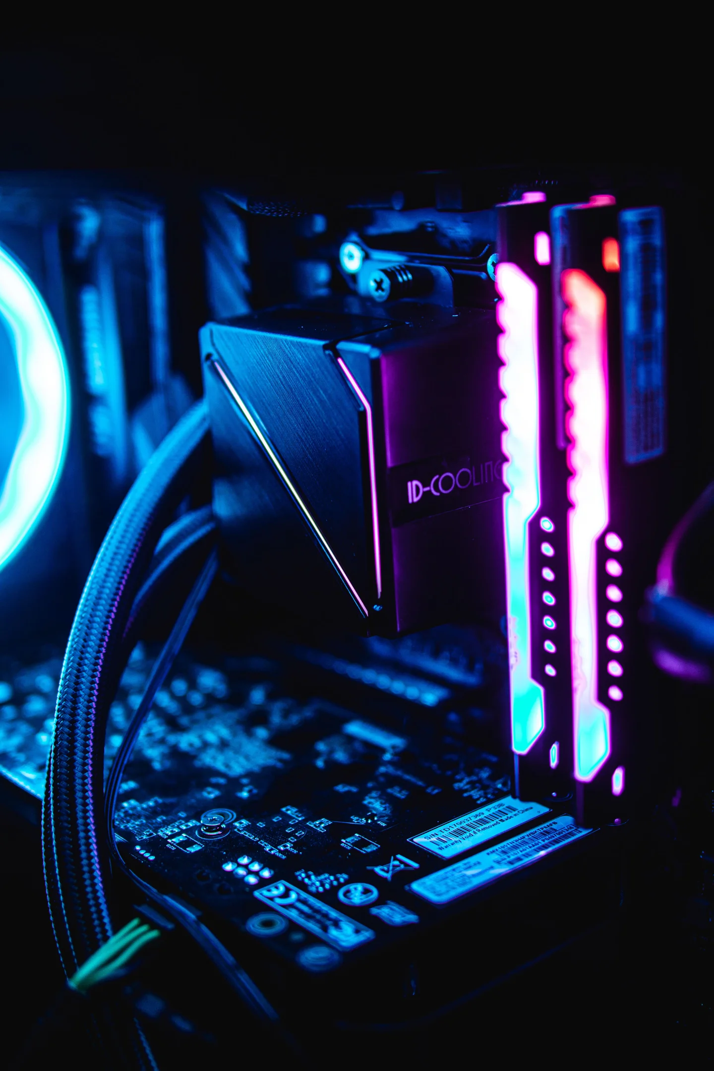 Data centre thermal containment and cooling infrastructure